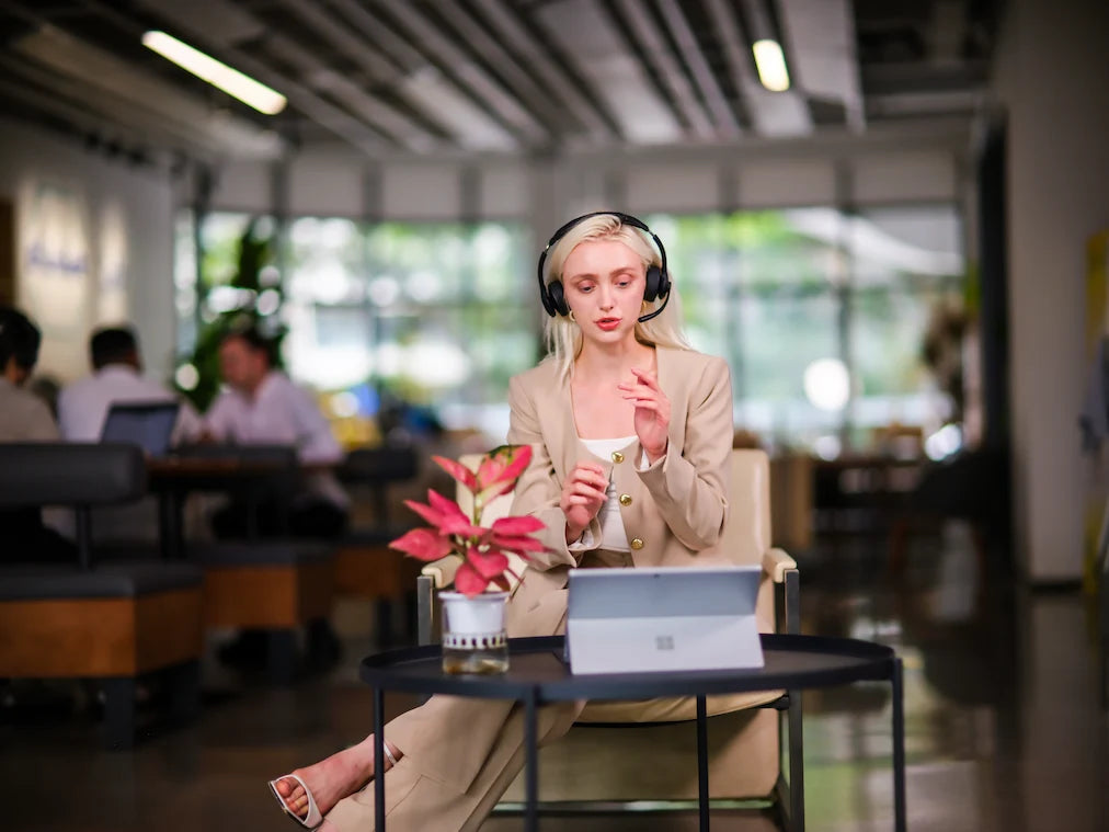 How to Extract Higher Value from Hybrid Working with Headset with Mic