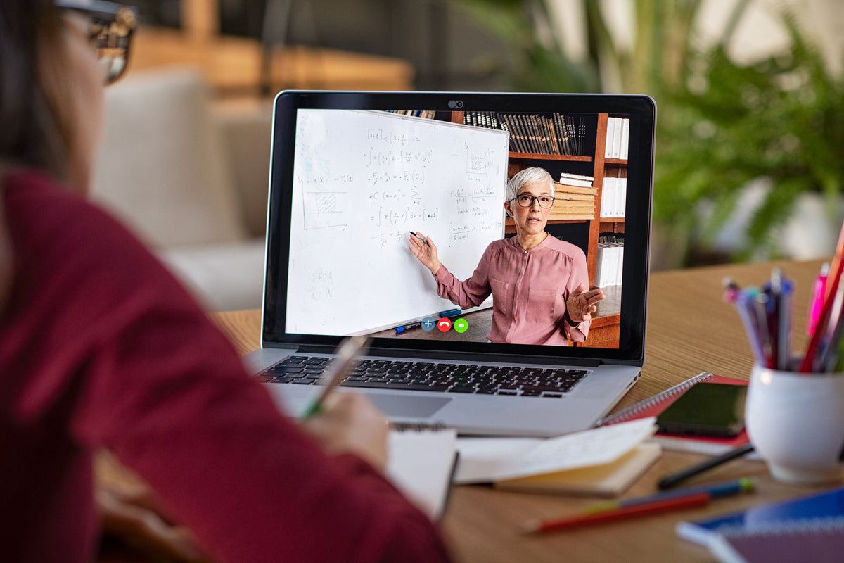 Improving Online Teaching: The Role of Clear Audio in Delivering Effective and Engaging Online Education