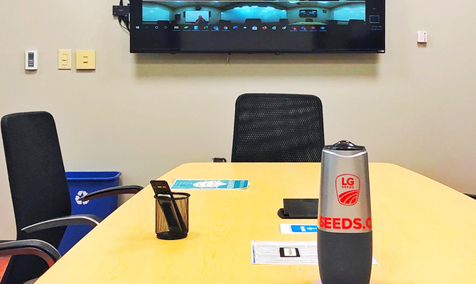 I'm amazed by Coolpo's ability to recognize attendees in the meeting