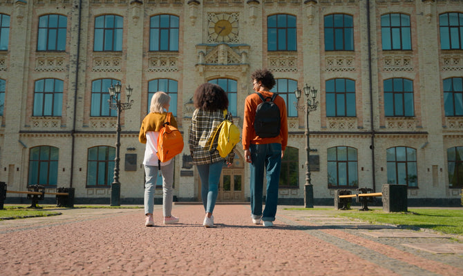Back to School 2025: What Hybrid Schooling Really Means for Learning Models and Digital Tools