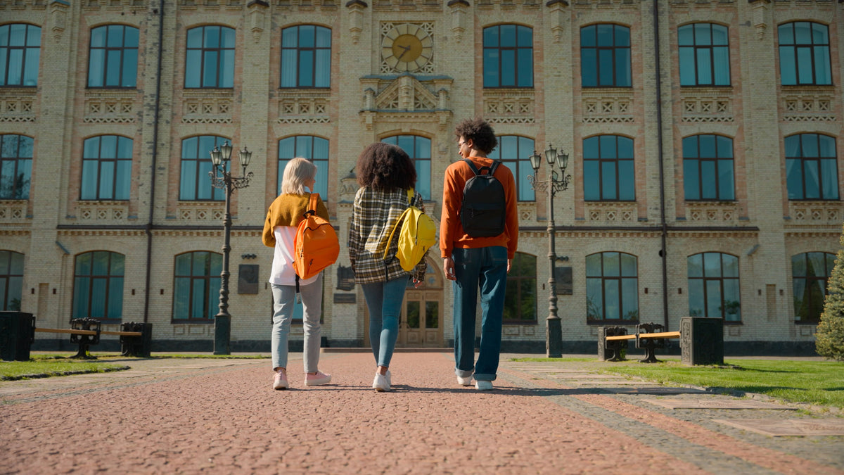 Back to School 2025: What Hybrid Schooling Really Means for Learning Models and Digital Tools
