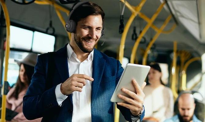 How To Travel Smart During Hybrid Work With Noise Canceling Headset