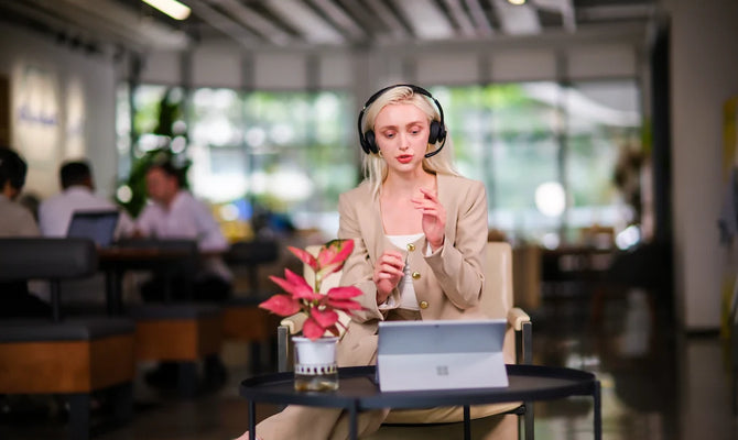 How to Extract Higher Value from Hybrid Working with Headset with Mic